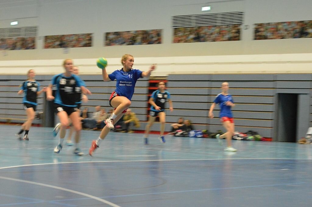 wB2  HSG Blomberg-Lippe 2   -  Handball Bad Salzuflen