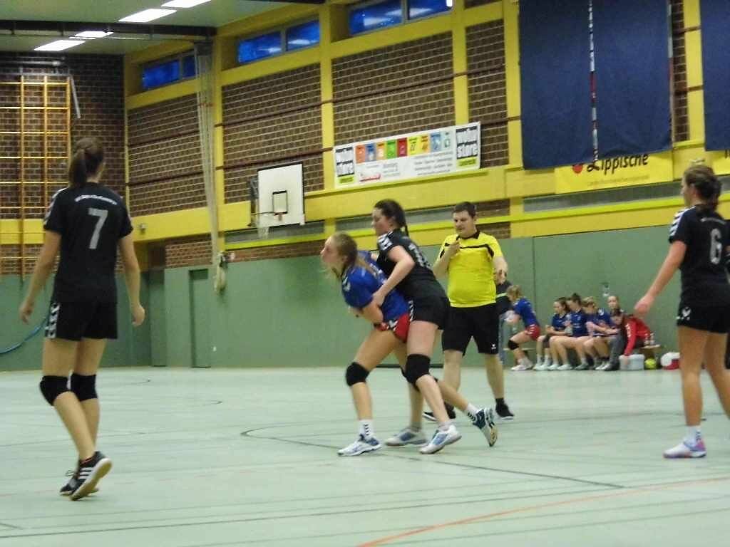 wB2  SG Cappel/Großenmarpe/E.  -  HSG Blomberg-Lippe 2