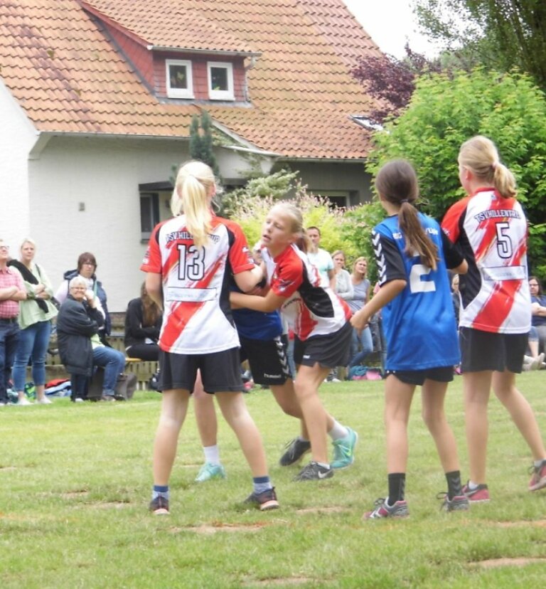 Weibliche D-Jugend - Rasenturnier TV Herrentrup